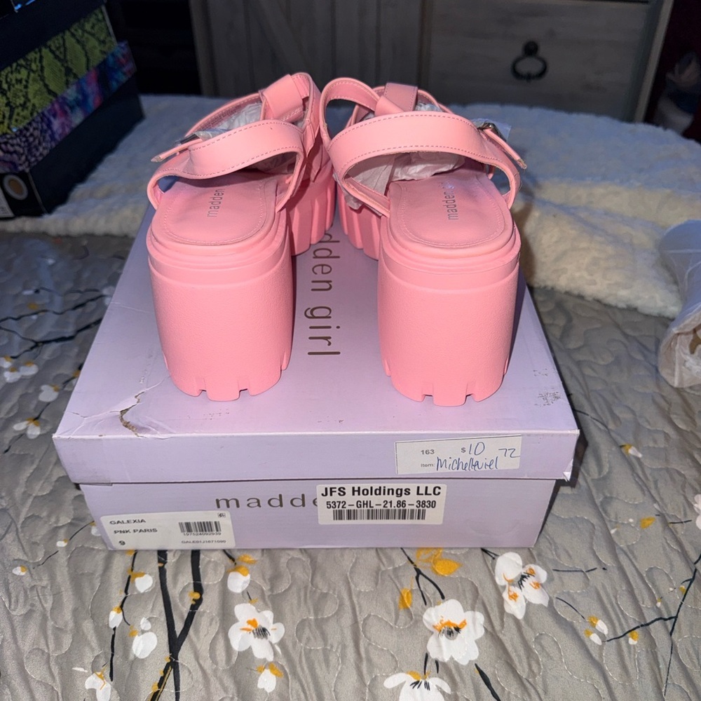 Madden Kids Pink Strappy Platform Sandals - Picture 2 of 5